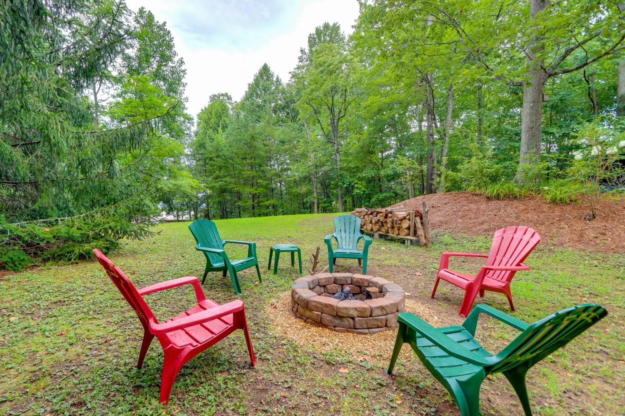 Blue Ridge Getaway With Hot Tub And Seasonal View! Villa Exterior photo